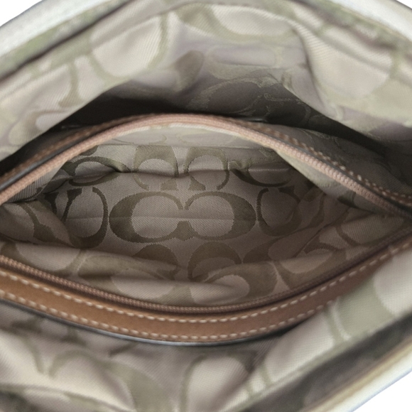 Coach Vintage hobo Cream and White Shoulder Bag - Picture 11 of 13